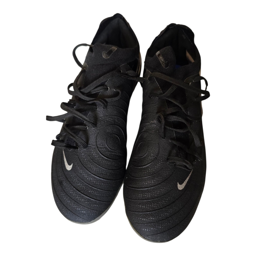 Nike Men's Black and Silver Athletic Cleats - Picture 3 of 5